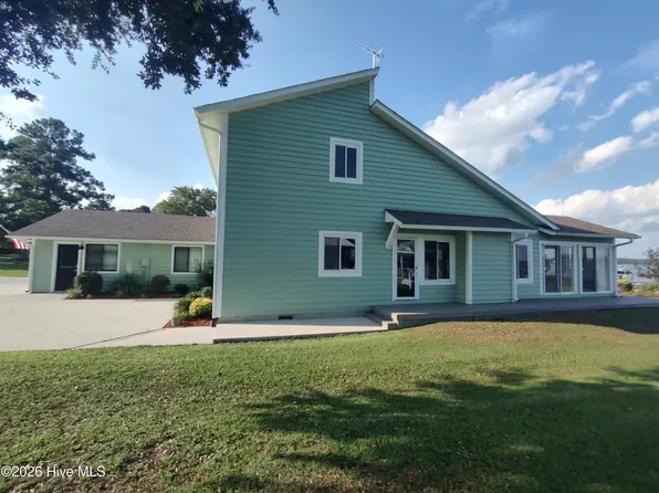 224 River Reach Drive, Swansboro, NC 28584