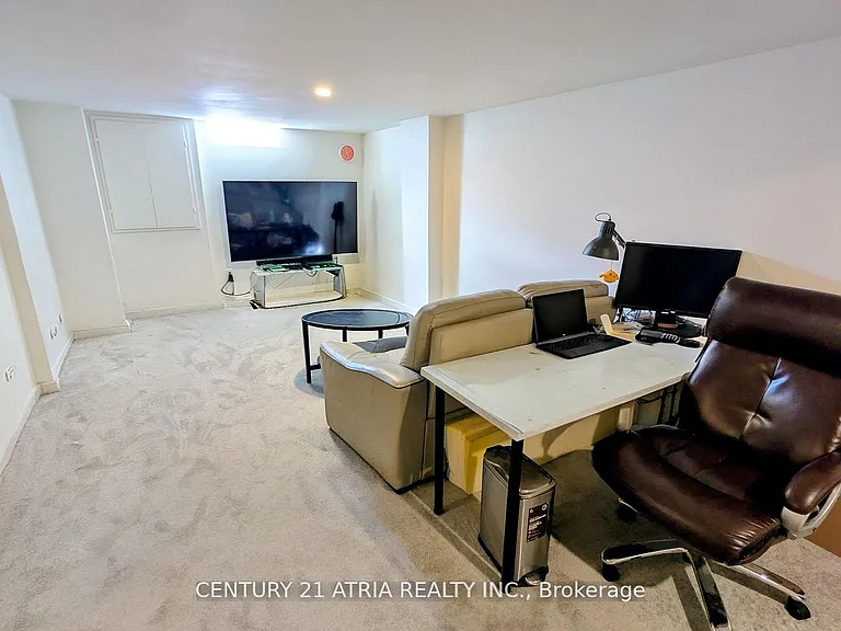 8 McAlister Ave — Photo 23
