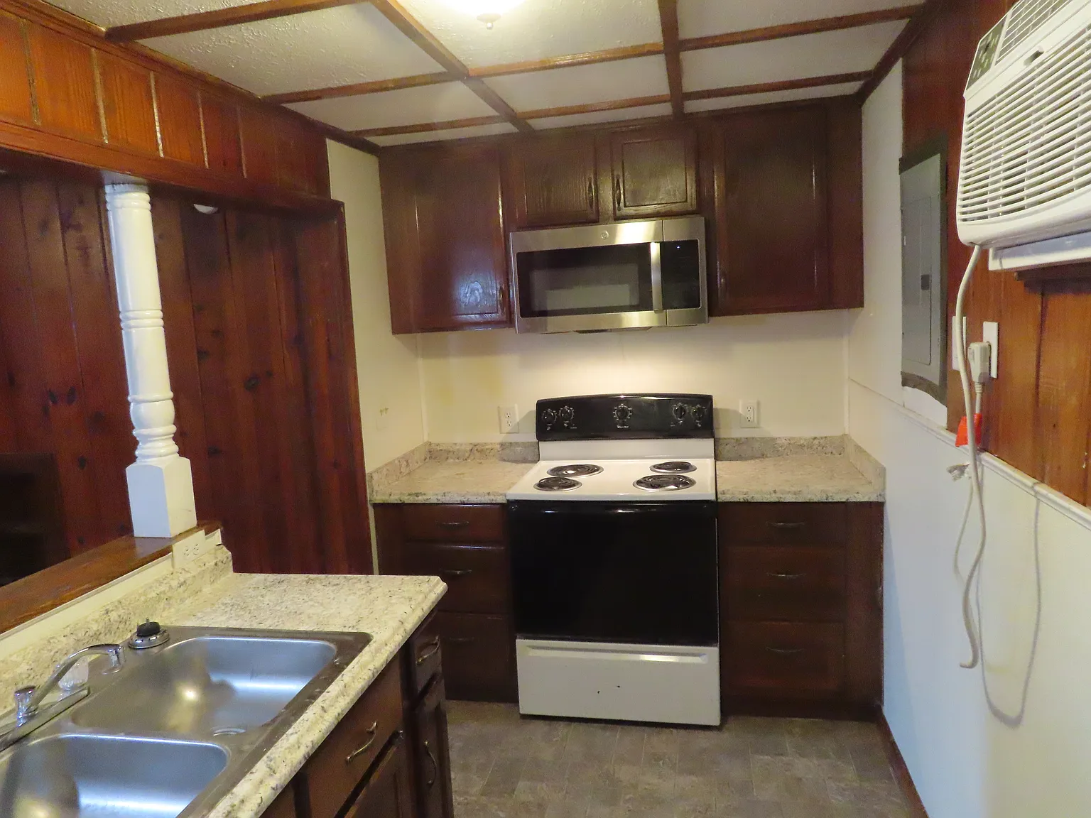 Studio, 325 sqft, $675 — Photo 3