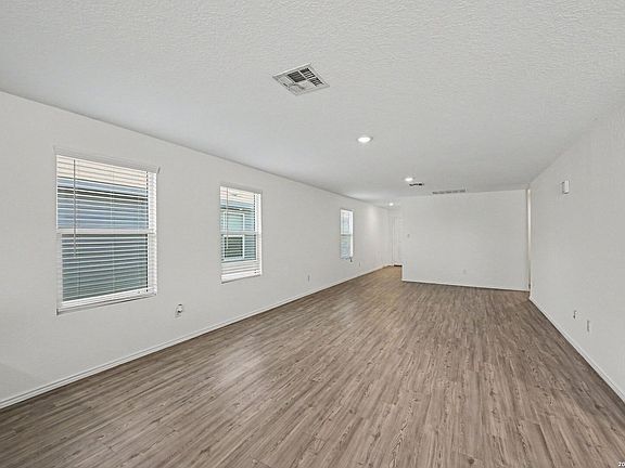 3rd image of 5430 DAPHNE PATH