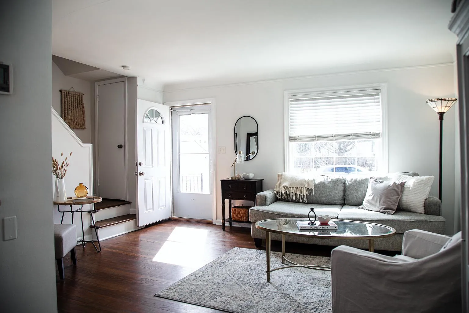 1522 W Webster Rd — Photo 1