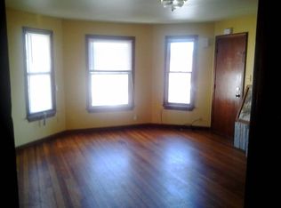 351 Montaup St APT 3W, Fall River, MA 02724