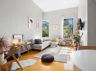 378 Court St #3B, Brooklyn, NY 11231