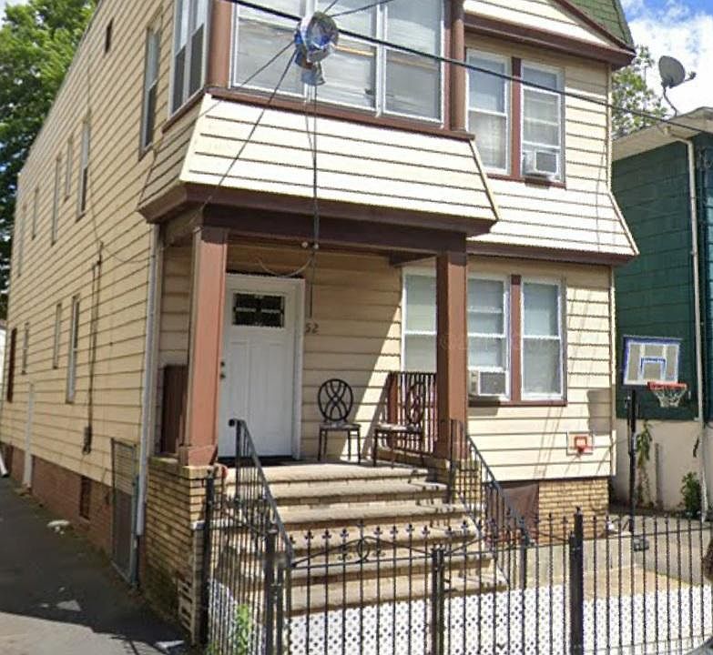 1st image of 52 Brookdale Ave