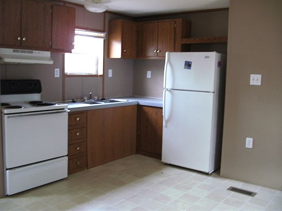 5th image of 1033 Highway 182 E #84