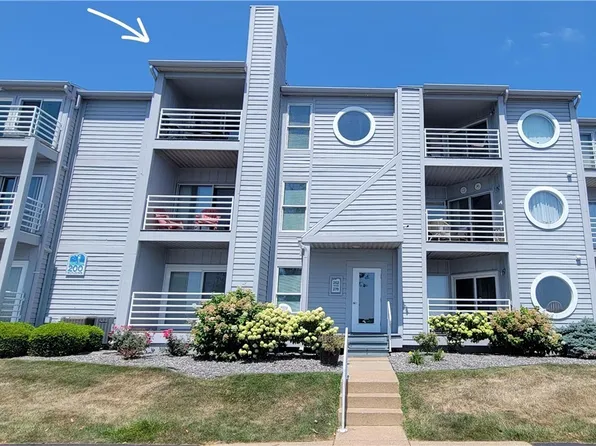 276 Clinton Reef Dr, Port Clinton, OH 43452