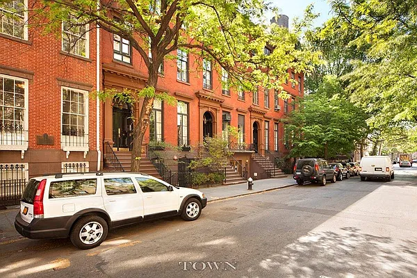 Sold by Town Residential | media 9