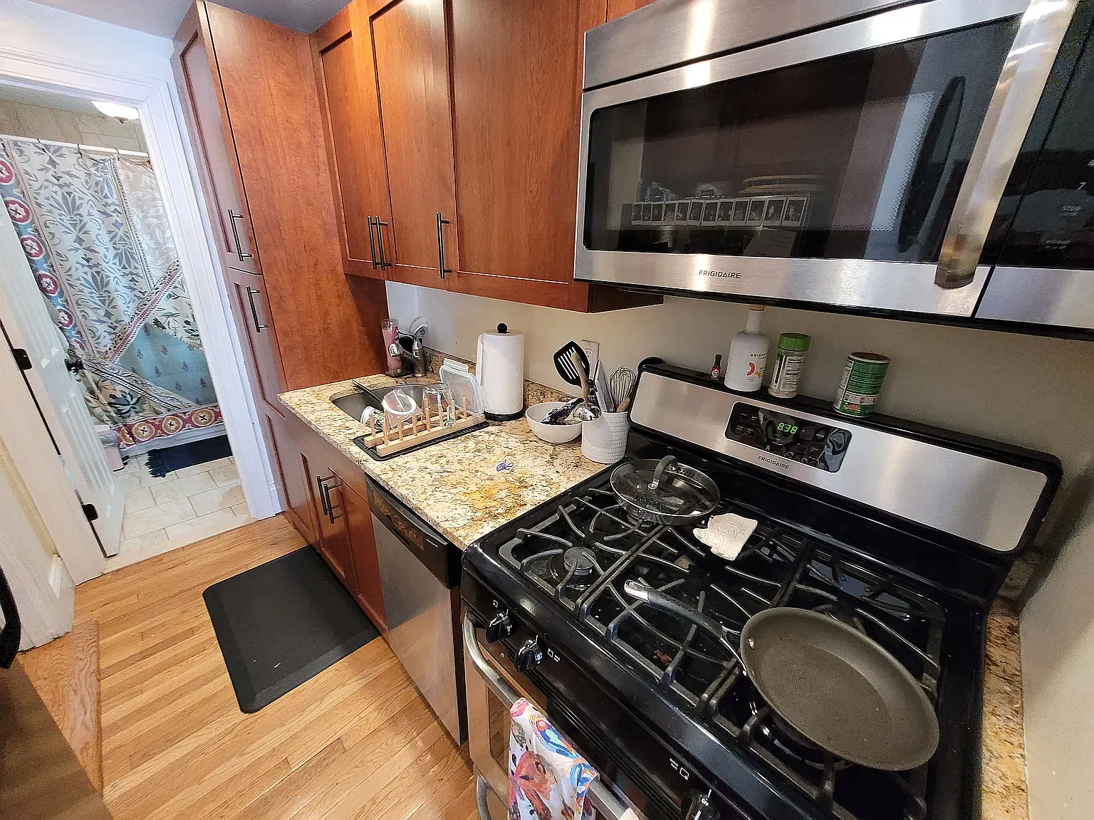 2 bed, 9999 sqft, $4,200 — Photo 3