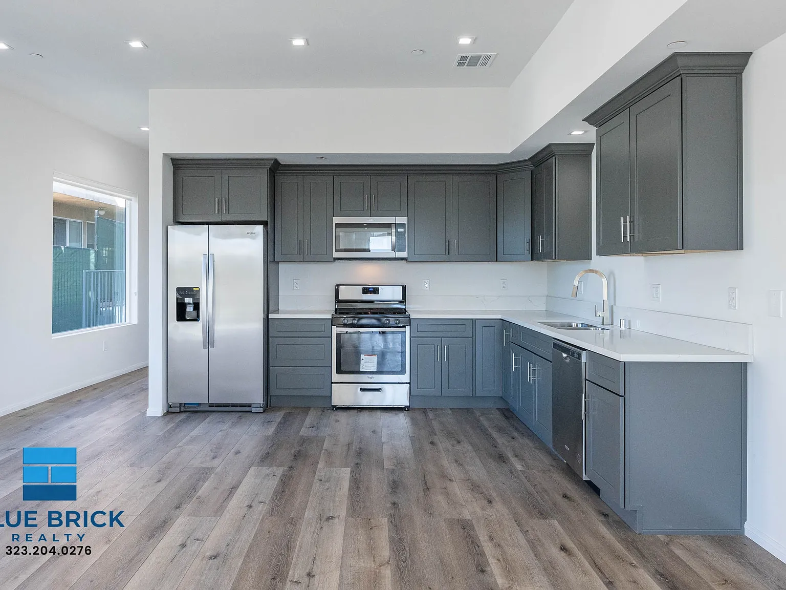 Spacious 7-Bedroom Home with Modern Upgrades, In-Unit Laundry & Central A/C — Photo 4