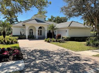 339 Saddlebrook Ln, Naples, FL 34110