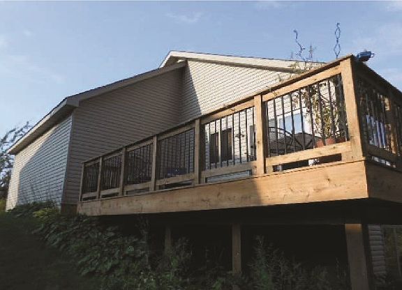 Deck off of the dining area