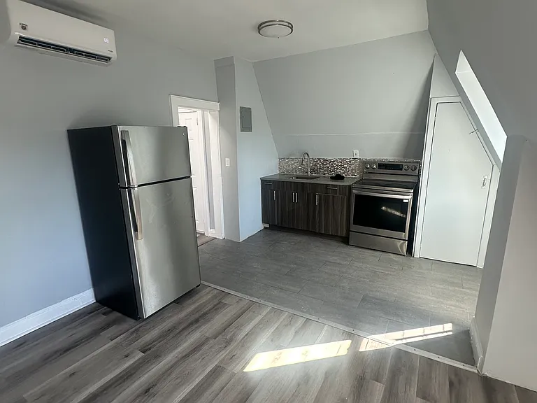 157 Buena Vista Ave #33 — Photo 2