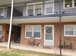 1101C Robin Hood Rd, High Point, NC 27262