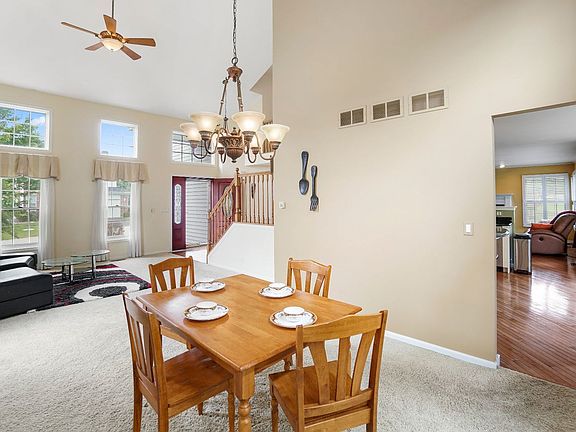 5th image of 1475 Della Dr