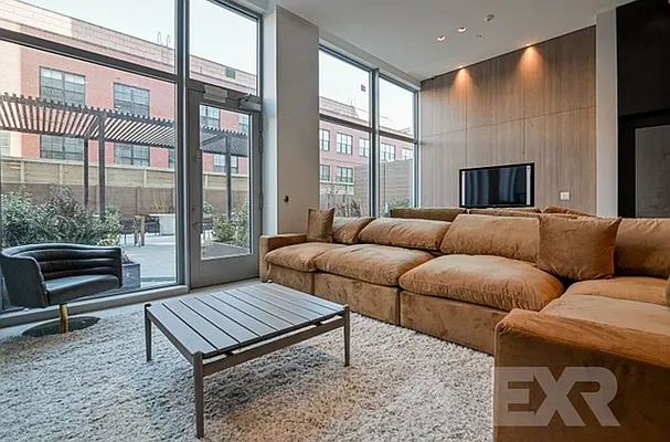 Rented by EXR | media 11