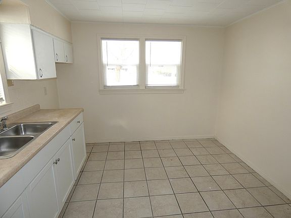 4th image of 478 Gary Ave