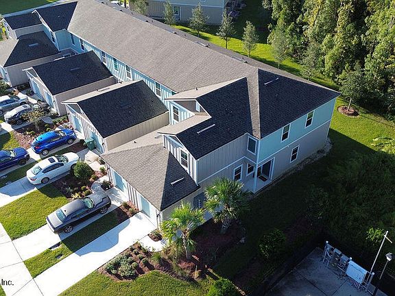 3rd image of 258 ARALIA Lane