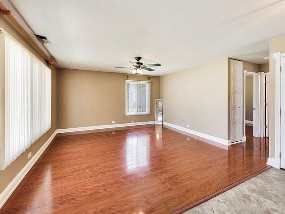 4th image of 1313 Cove Dr #211A