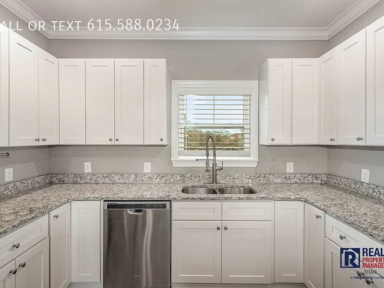 1318 Summer Station Dr — Photo 4