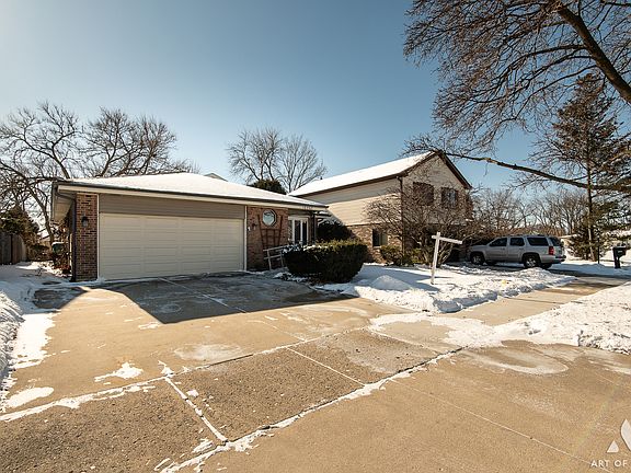 2nd image of 10567 Waterford Dr