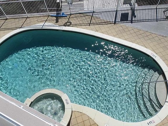 3rd image of 8747 Navarre Pkwy Unit 402