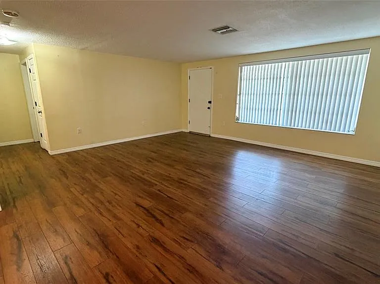 7621 Rosewood Dr — Photo 4