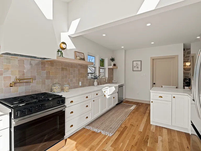 20 E Oakland Ave E — Photo 16