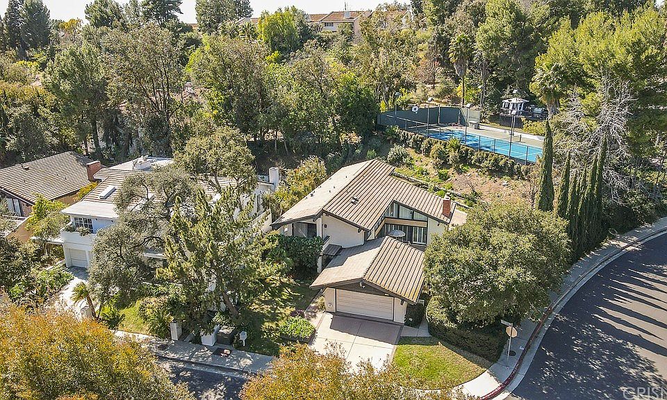 1st image of 2891 Nicada Dr