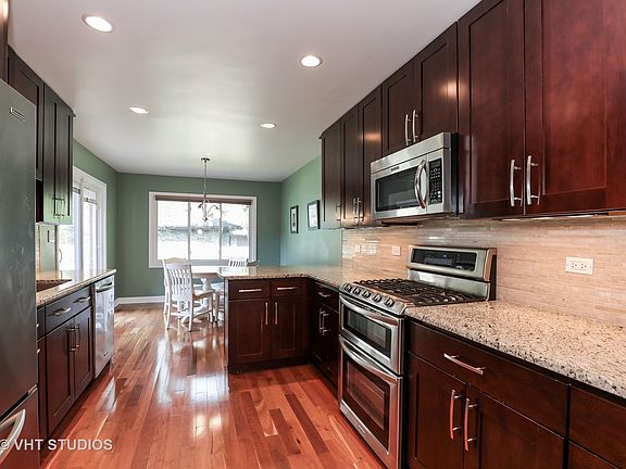 4th image of 3229 Stewart Dr