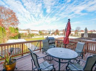 17 Freedom Ter, Easton, PA 18045