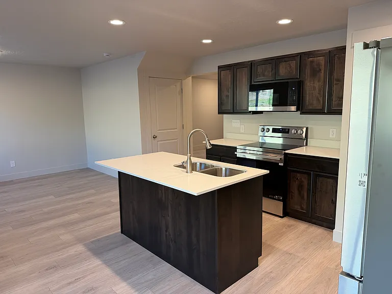 4013 S Woodland Ave — Photo 16