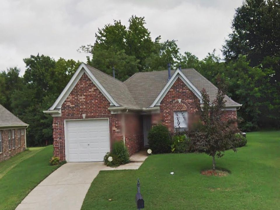 1st image of 1932 Sycamore Bark Dr