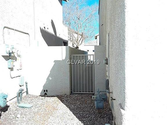 3rd image of 994 Dancing Vines Ave