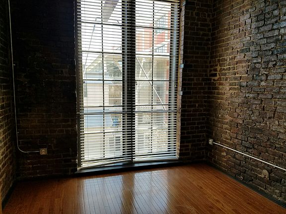 4th image of 110 S 15th St APT 302