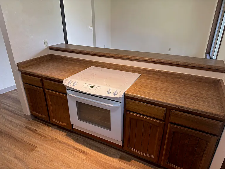 1936 Hutchins Cir — Photo 17