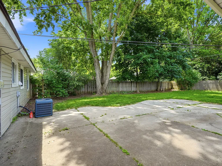 3130 Greenlawn Ave — Photo 24