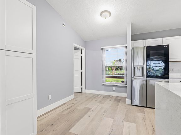 5th image of 1717 SW Burlington Street