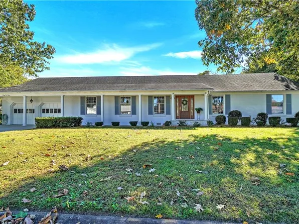 2513 Hood Dr, Virginia Beach, VA 23454