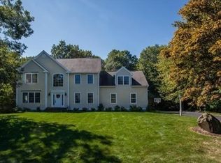 19 Carriage House Ln, Mansfield, MA 02048