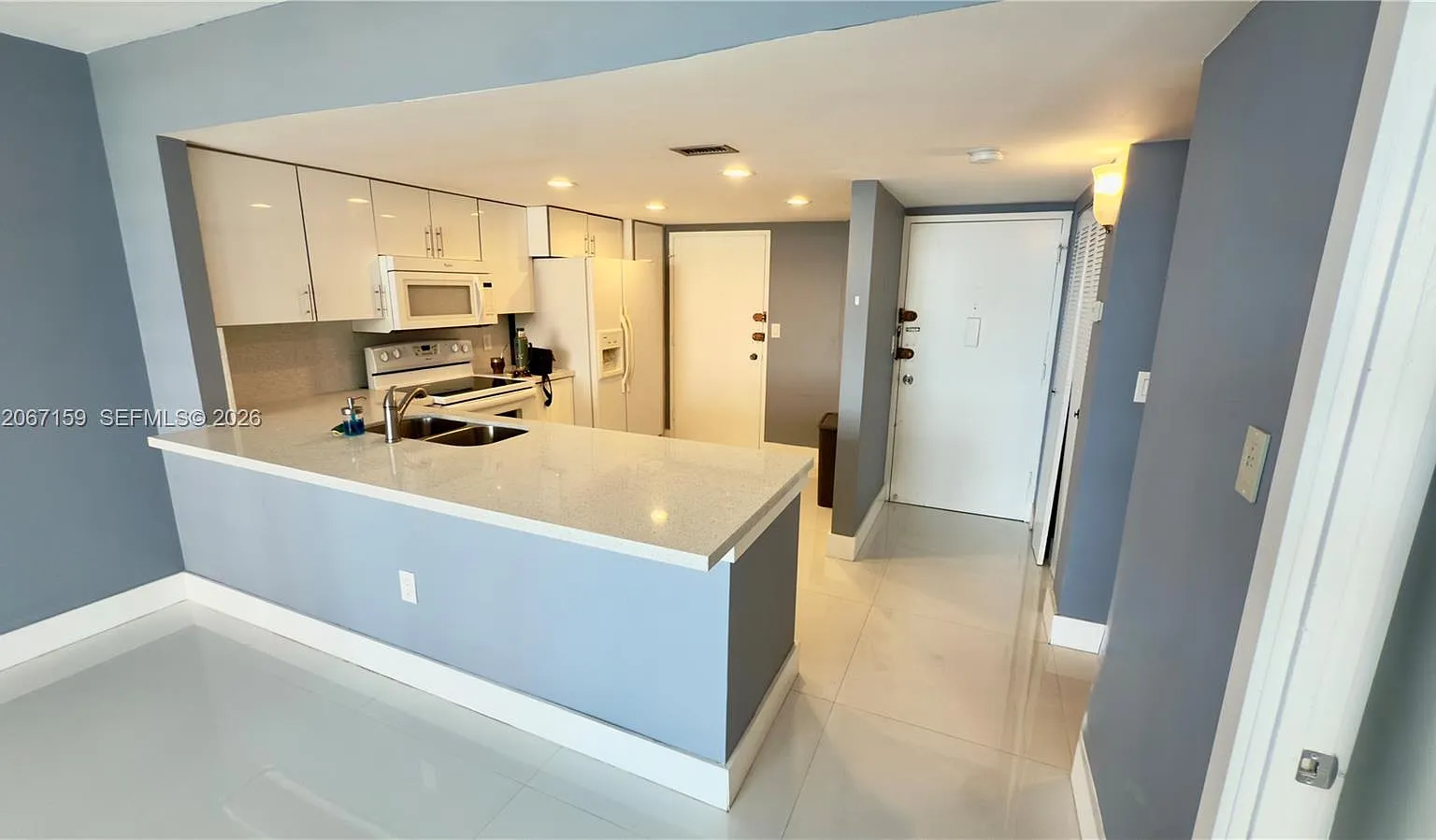 Buckley Towers Condo - Ea — Photo 1