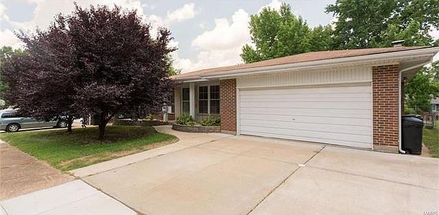 2nd image of 4624 Villa Knoll Dr