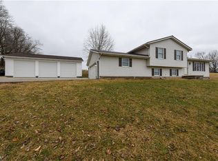 10887 Dolphin St SW, Beach City, OH 44608