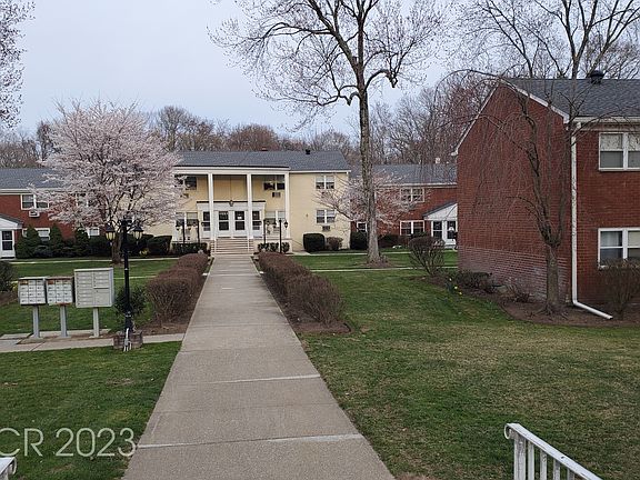 2nd image of 62 Regency Park #62