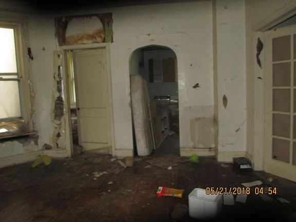 4th image of 2522 Lafayette St