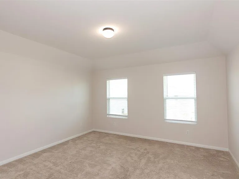2500 Roosevelt Rd — Photo 17
