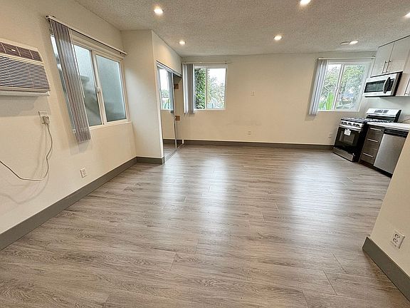 4th image of 12117 Pacific Ave APT 1