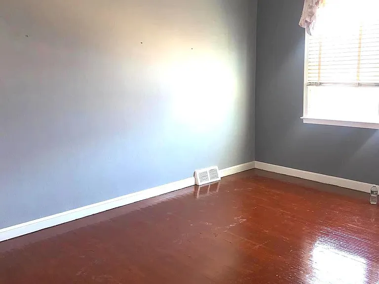 4613 Hartel Ave — Photo 3