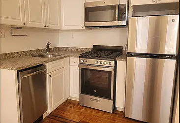 Rented by Manhattan Realty Group