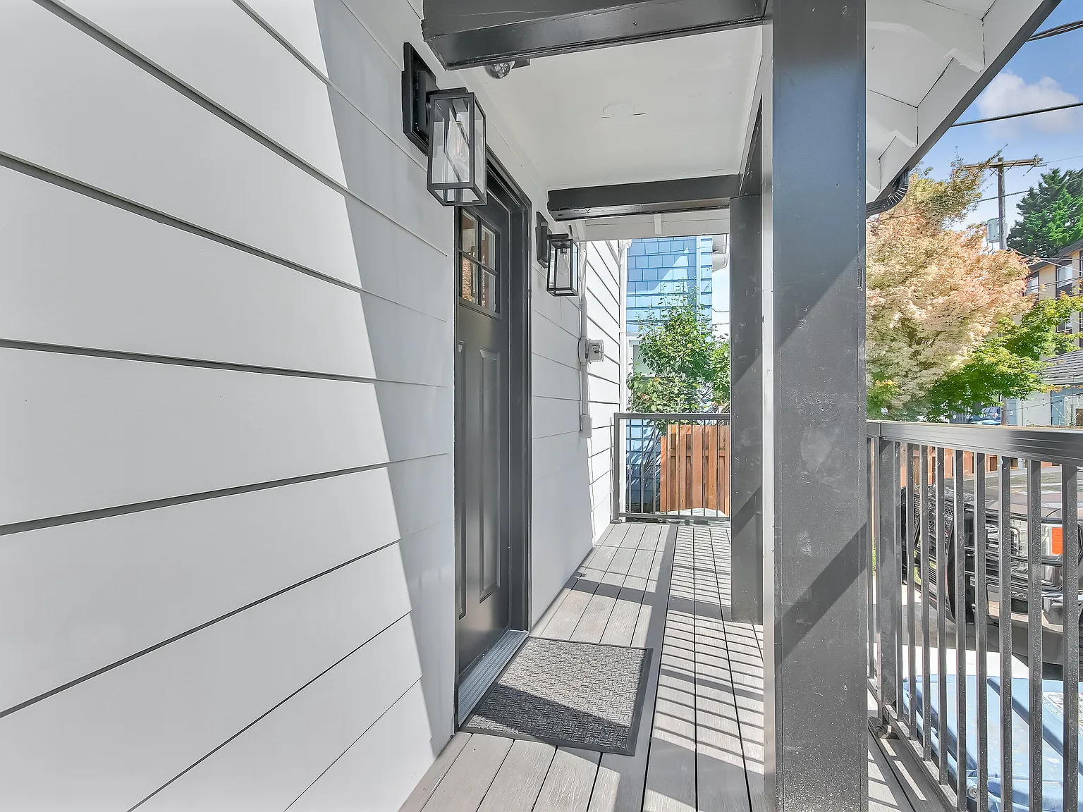 4 bed, 1200 sqft, $5,995 — Photo 2