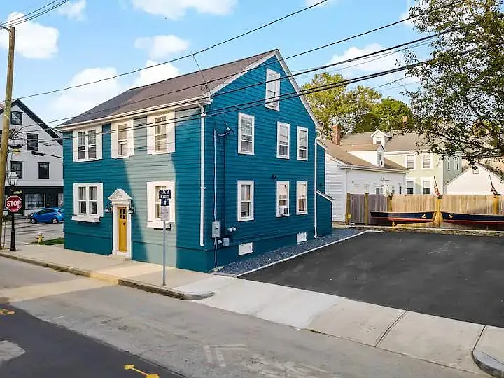 326 Thames St #2 — Photo 4